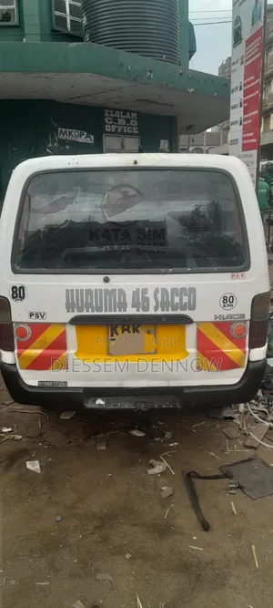 Toyota HiAce 2001 White