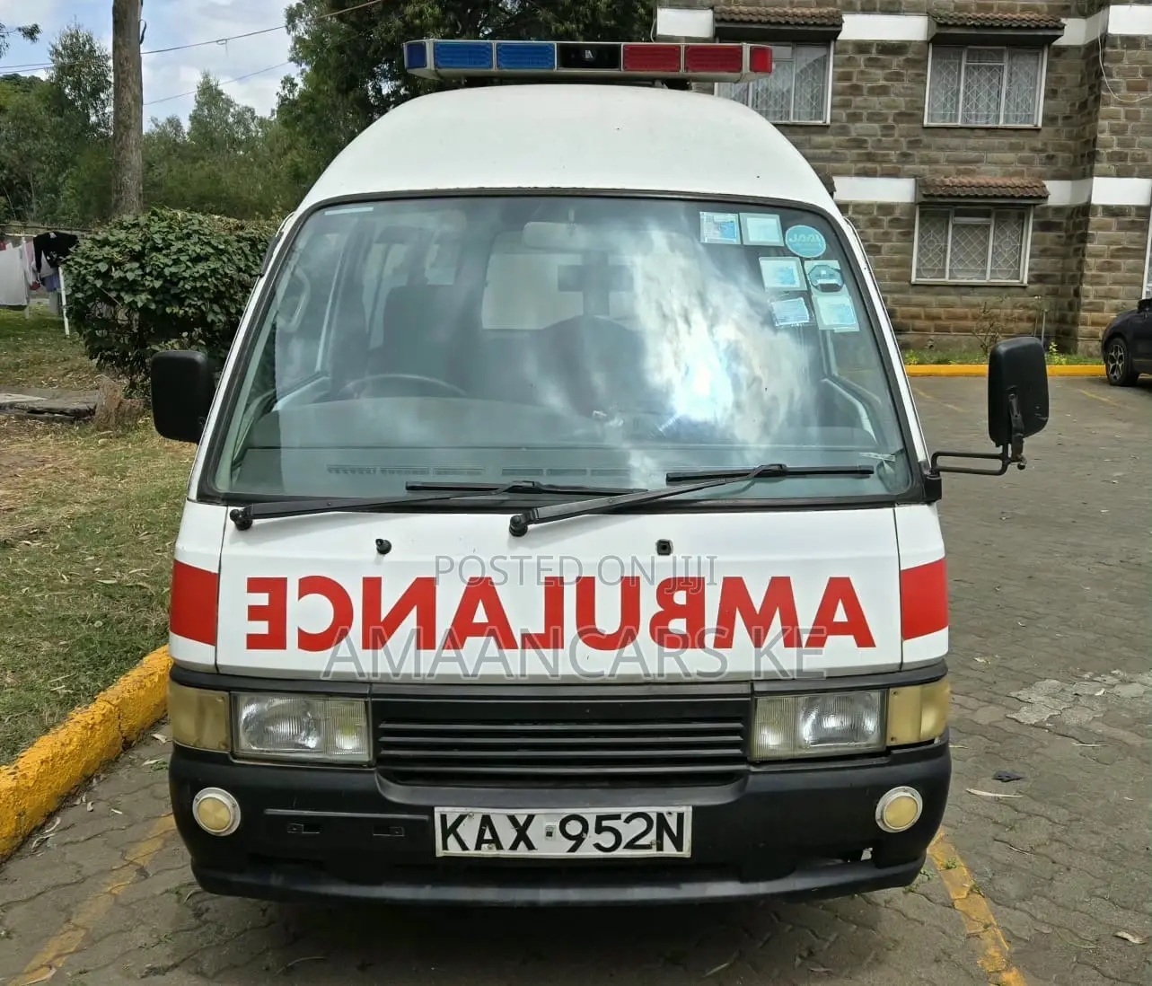 Nissan Caravan (Urvan) 2000 White