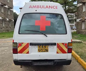 Nissan Caravan (Urvan) 2000 White