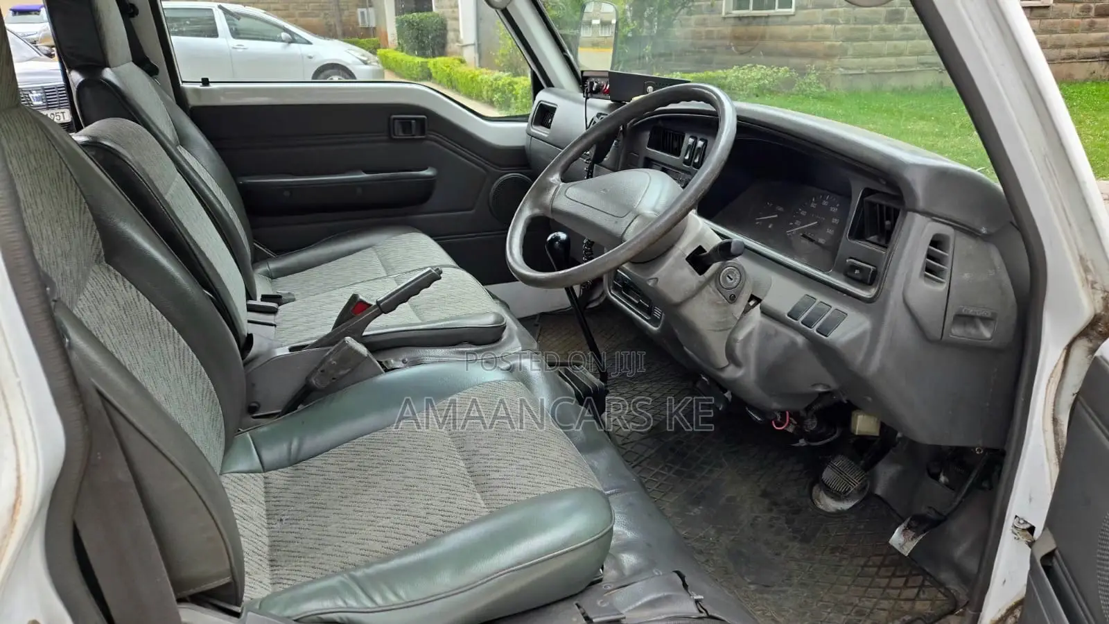 Nissan Caravan (Urvan) 2000 White