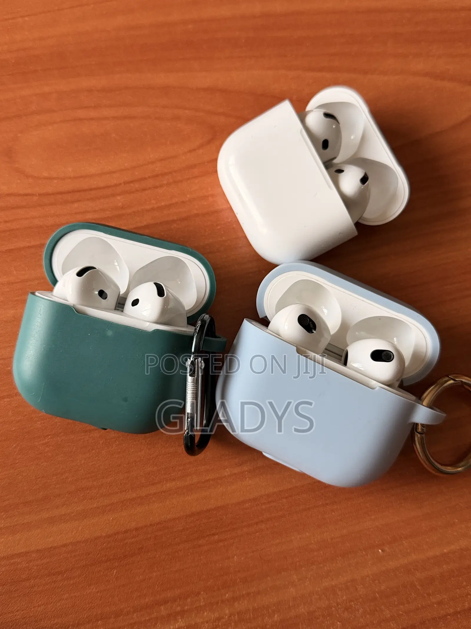 Apple AirPods 4 ANC