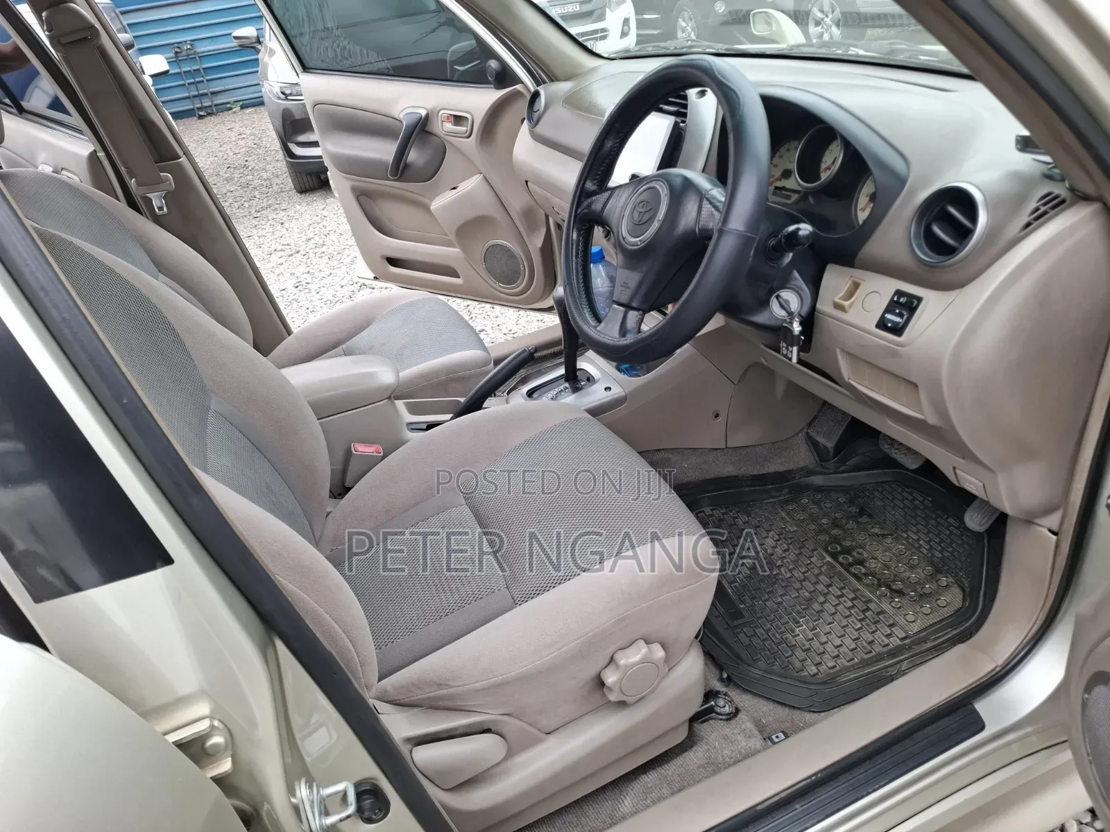 Toyota RAV4 2002 Gold