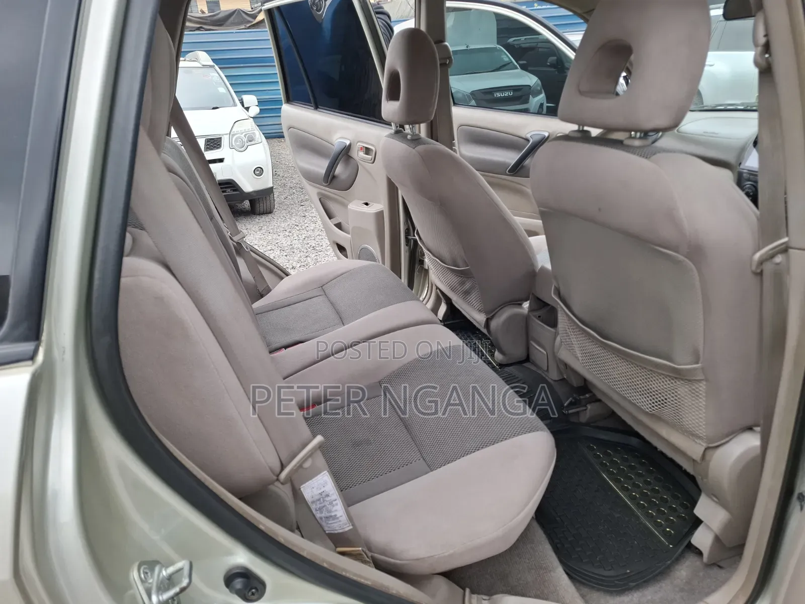 Toyota RAV4 2002 Gold