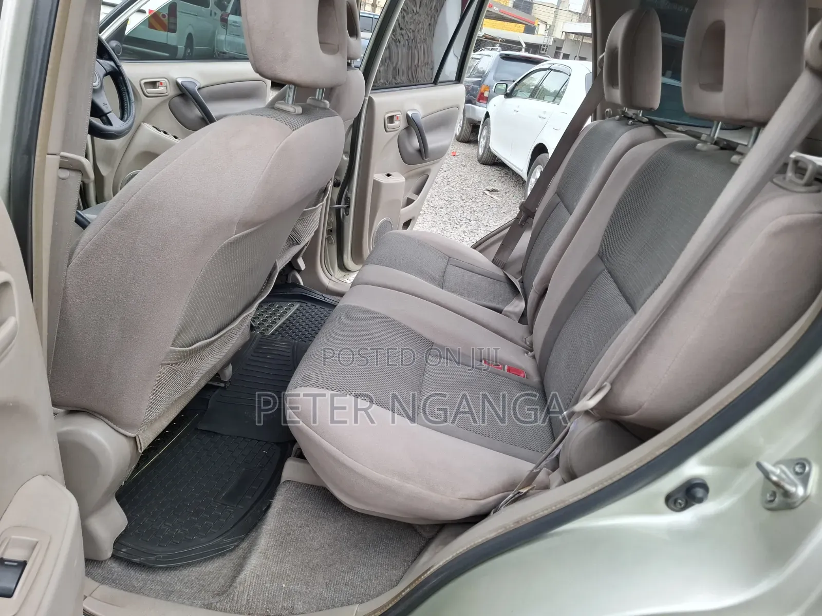 Toyota RAV4 2002 Gold