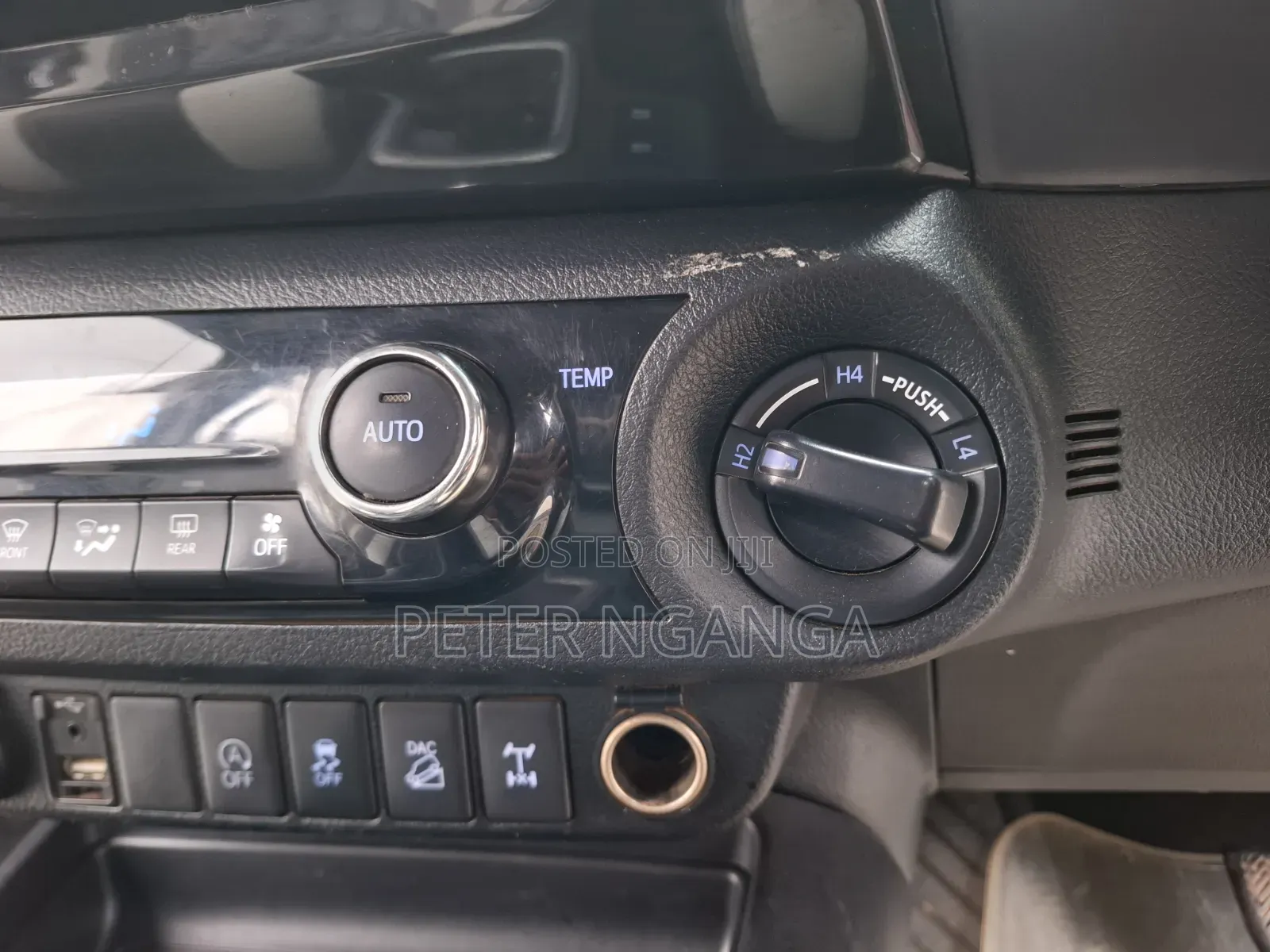Toyota Hilux 2017 Black