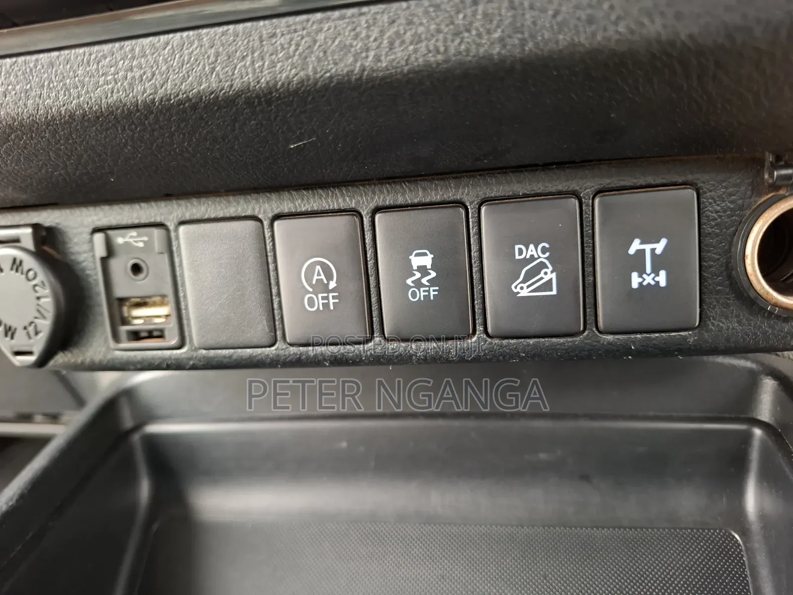 Toyota Hilux 2017 Black