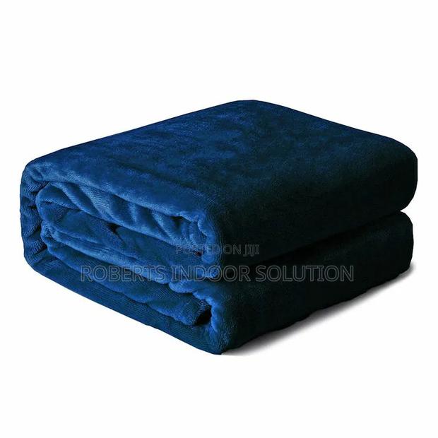 Warm Fleece Throw Blanket - thumbnail 2
