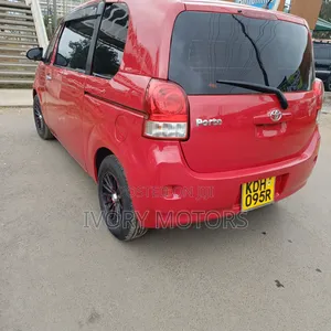 Toyota Porte 2015 Red
