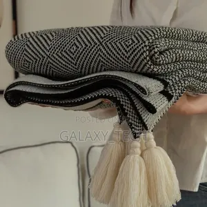 Bohemian Knitted Throw Blankets With Pendant/Tassels(Size: 130*160cm)