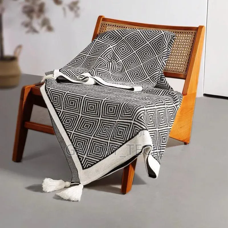 Bohemian Knitted Throw Blankets With Pendant/Tassels(Size: 130*160cm)