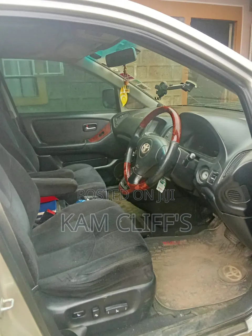 Toyota Harrier 2004 Black