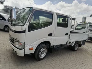 Selling Toyota Dyna Double Cab Petrol