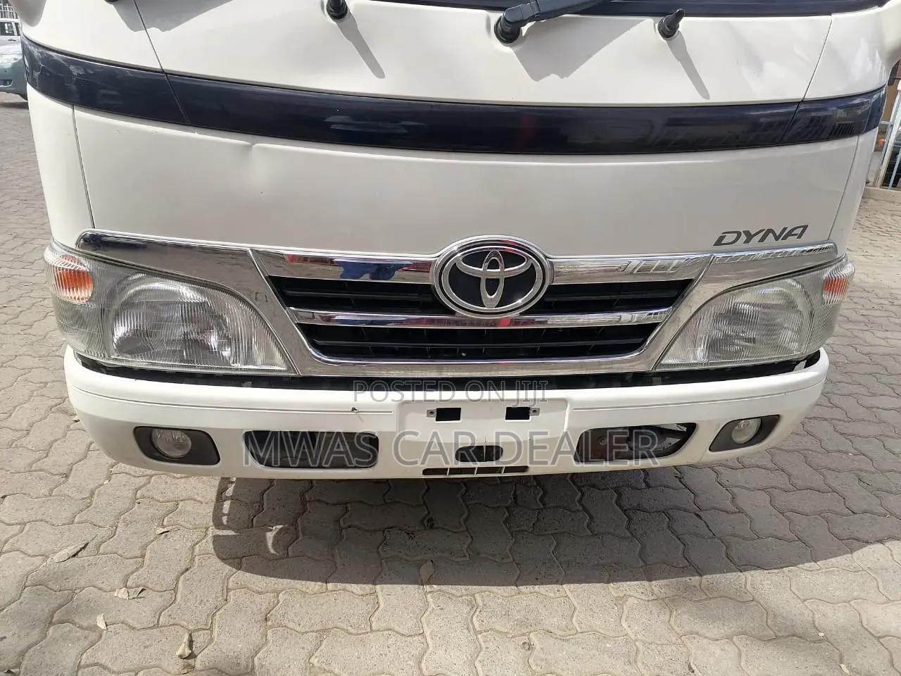 Selling Toyota Dyna Double Cab Petrol