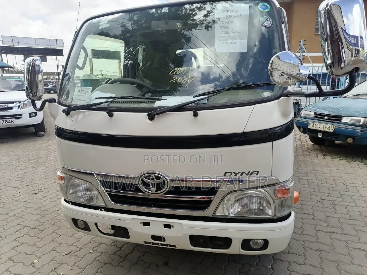 Selling Toyota Dyna Double Cab Petrol