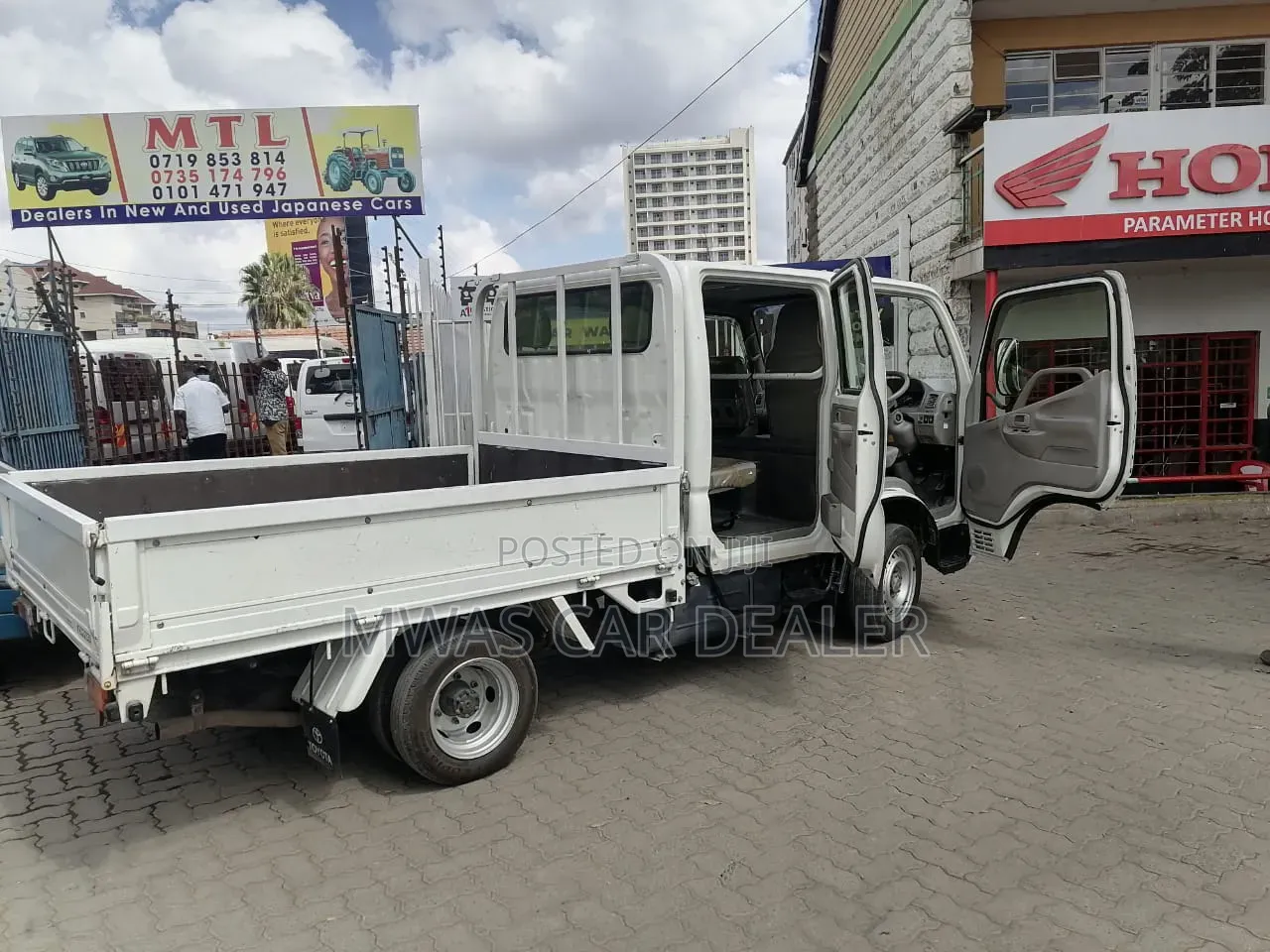 Selling Toyota Dyna Double Cab Petrol