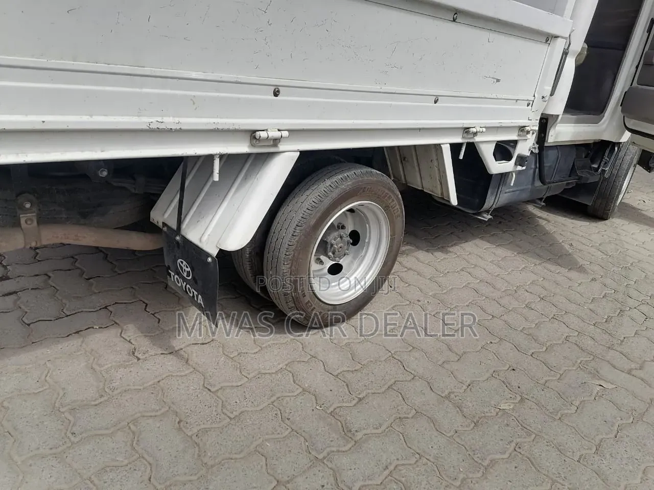 Selling Toyota Dyna Double Cab Petrol