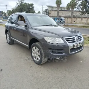 Volkswagen Touareg 2005 Gray