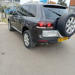 Volkswagen Touareg 2005 Gray