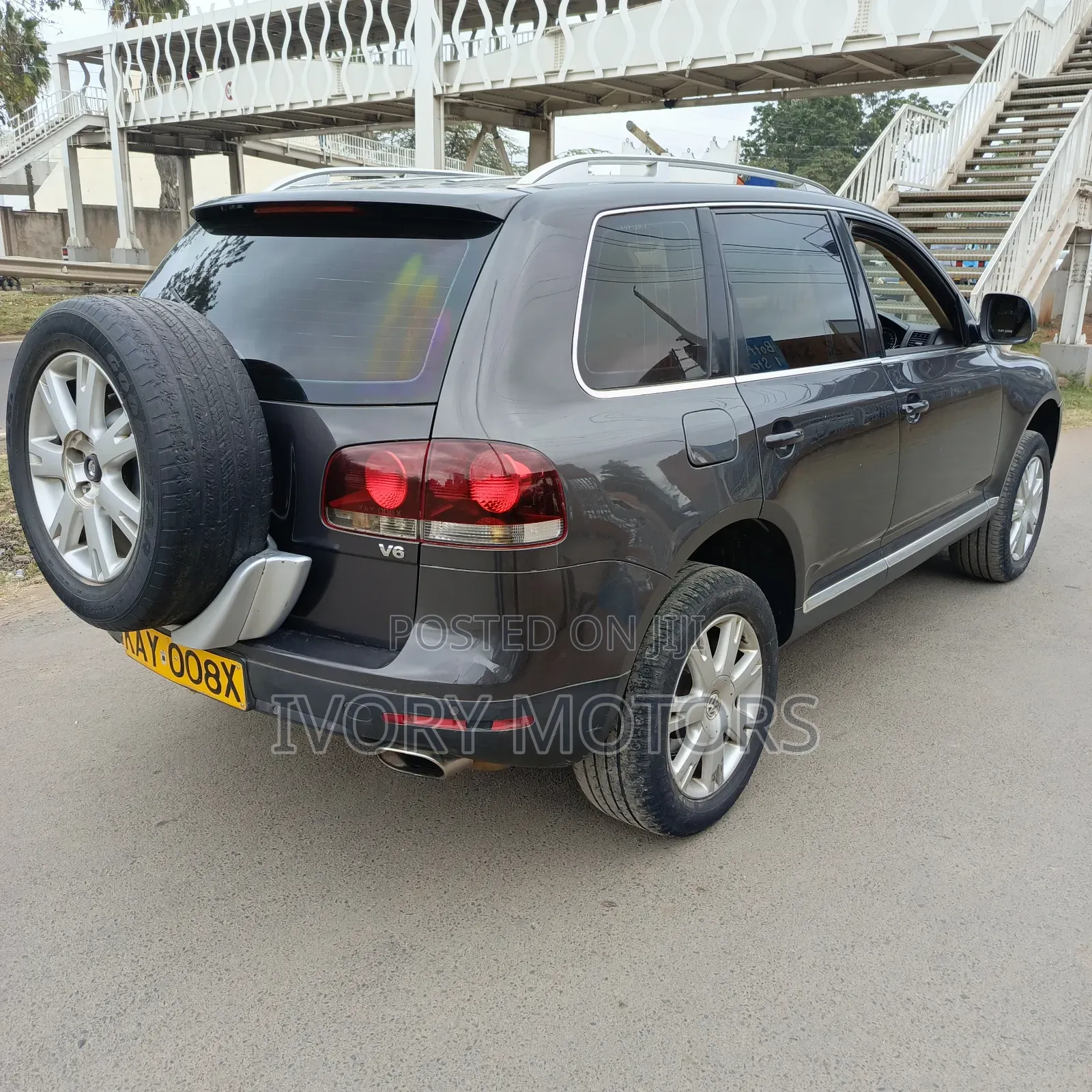 Volkswagen Touareg 2005 Gray