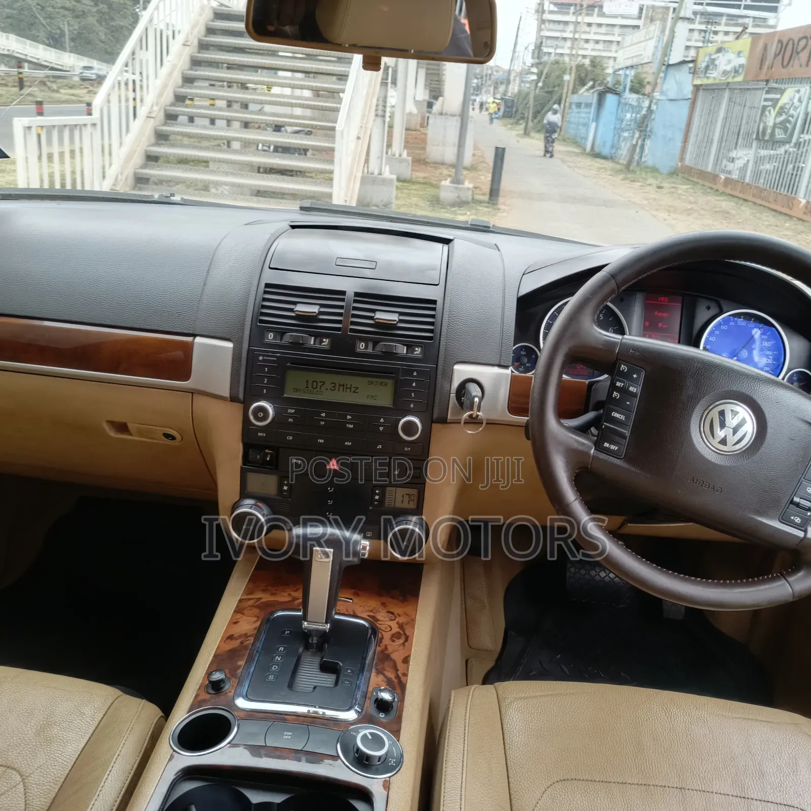 Volkswagen Touareg 2005 Gray