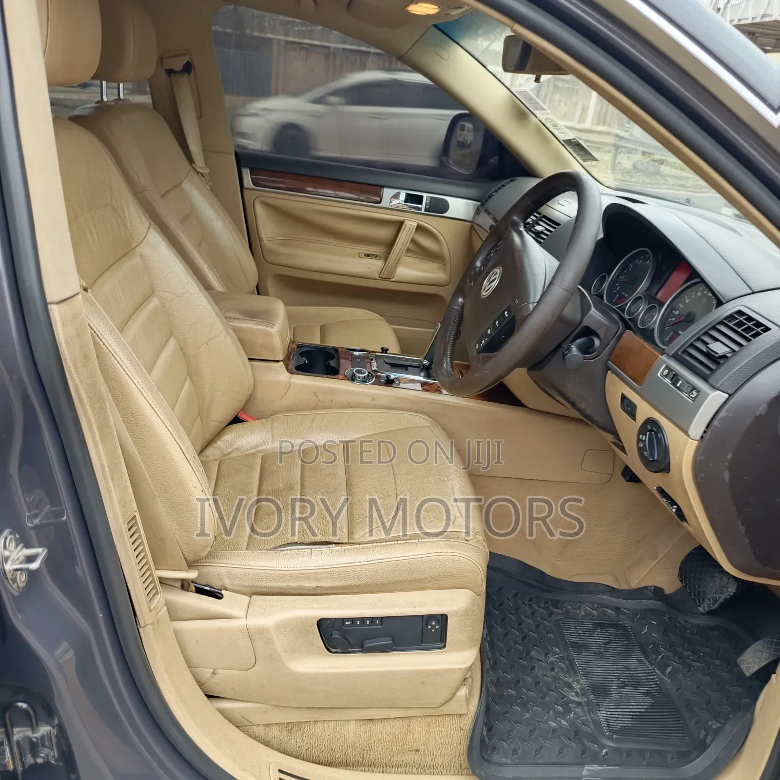 Volkswagen Touareg 2005 Gray