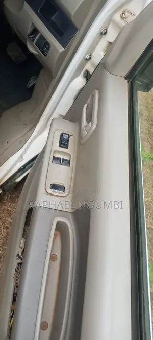 Suzuki Every 2011 White