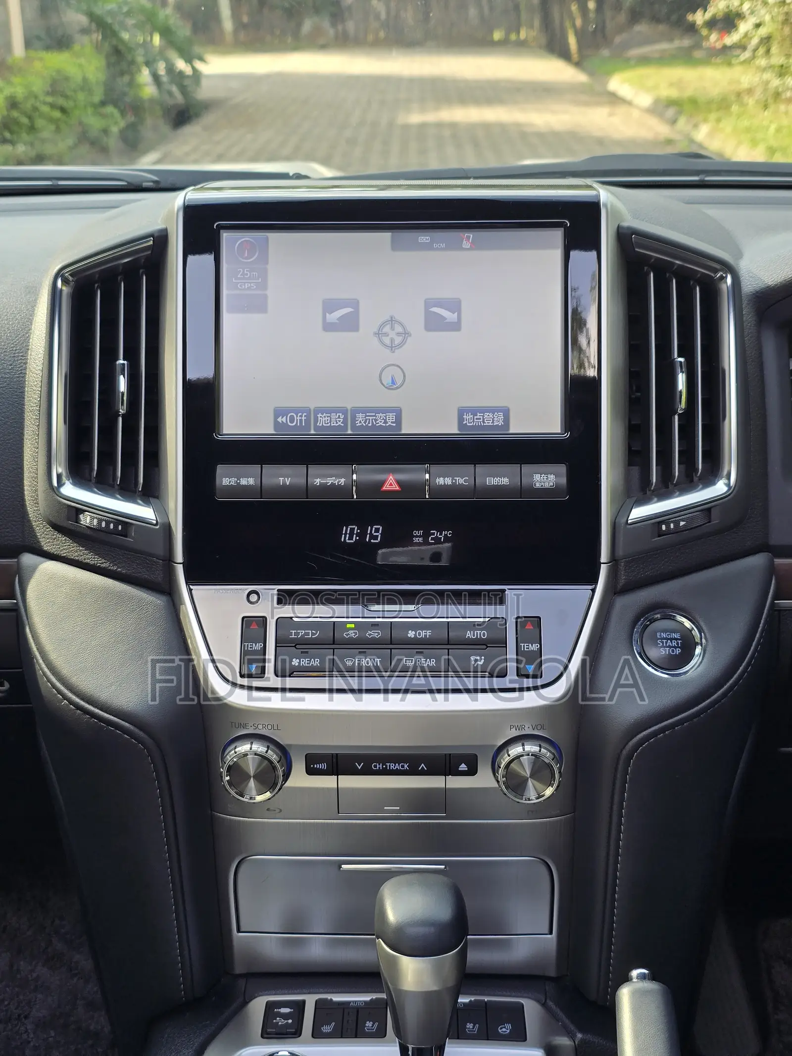 Toyota Land Cruiser 4.6 V8 ZX 2019 White