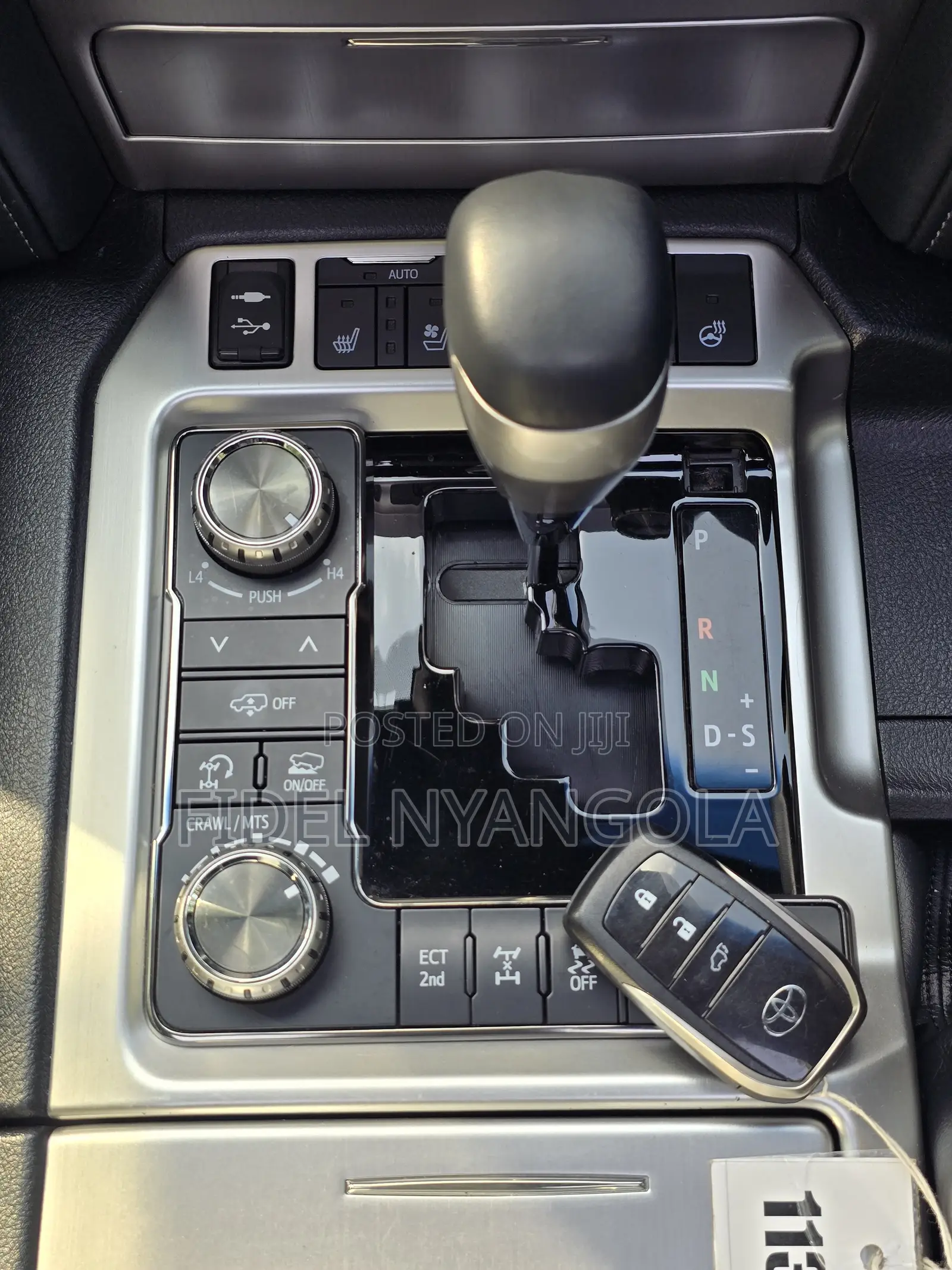 Toyota Land Cruiser 4.6 V8 ZX 2019 White