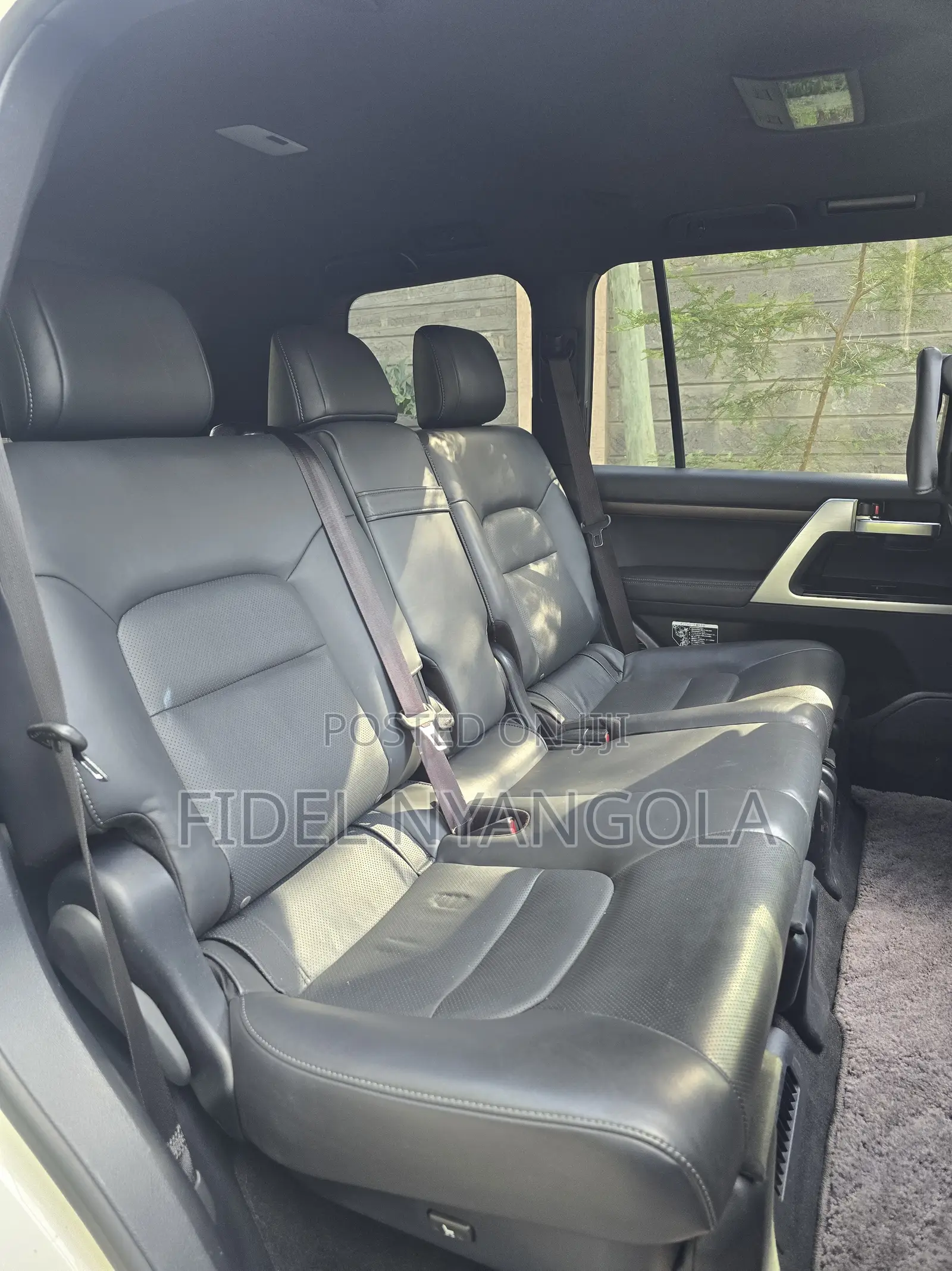 Toyota Land Cruiser 4.6 V8 ZX 2019 White