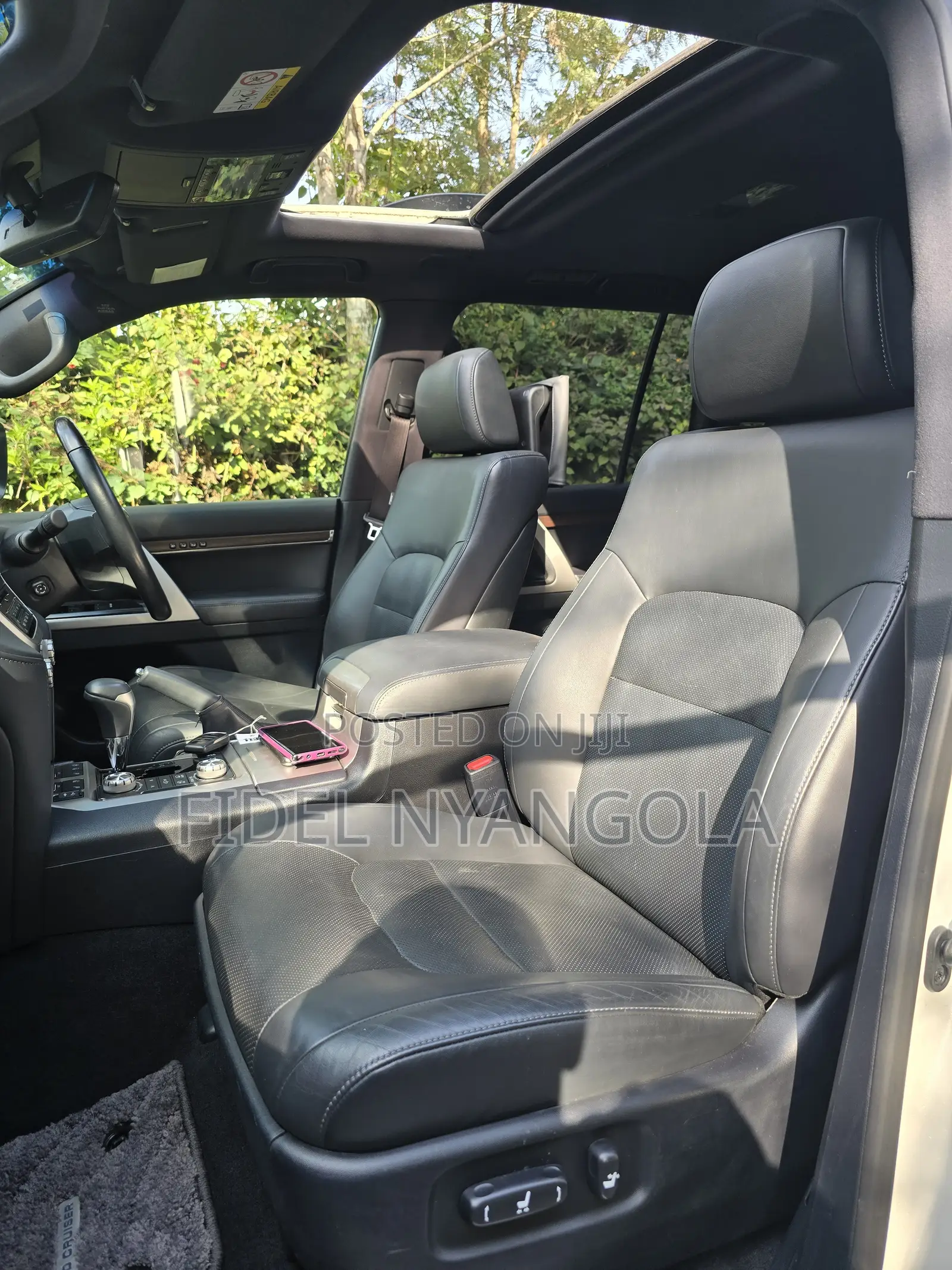 Toyota Land Cruiser 4.6 V8 ZX 2019 White