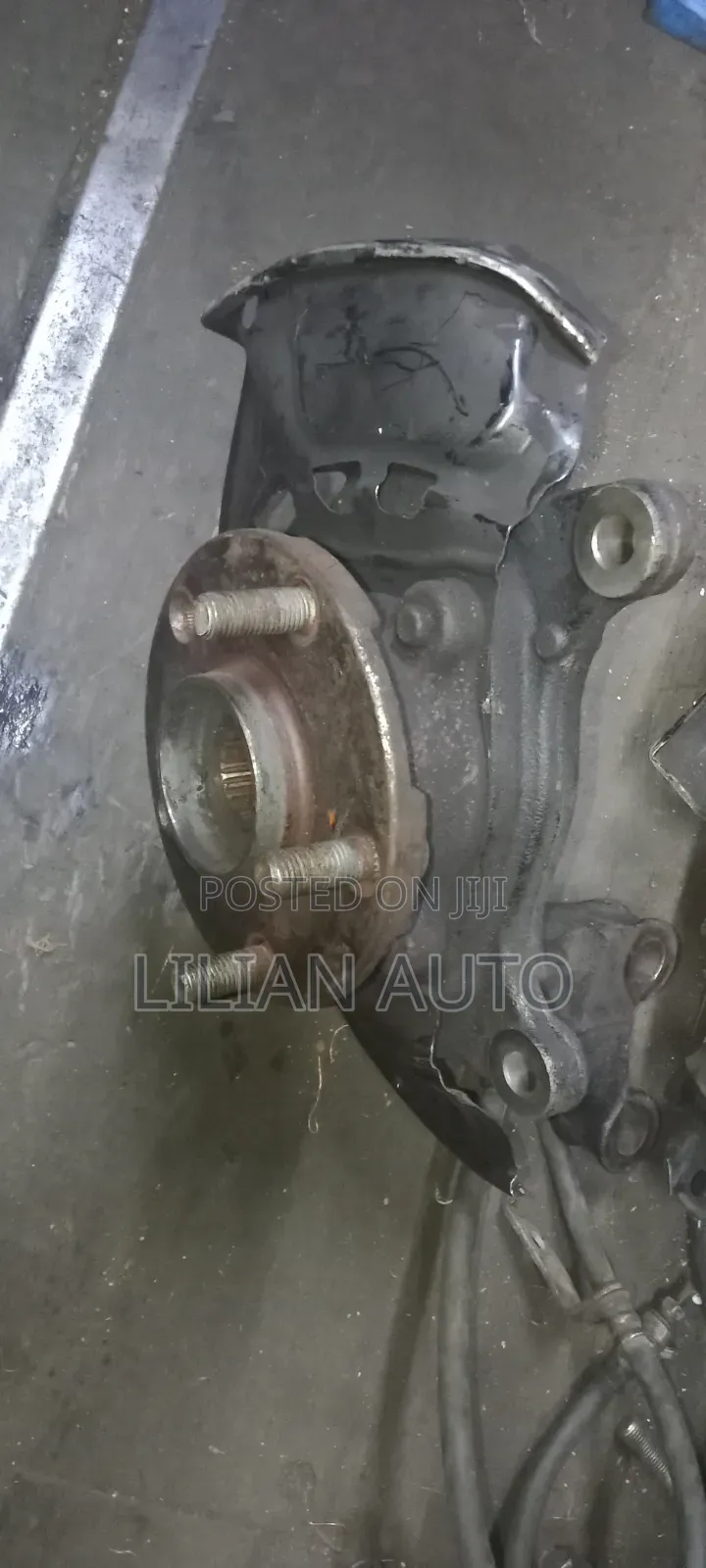 Auris Front Wheel Hub