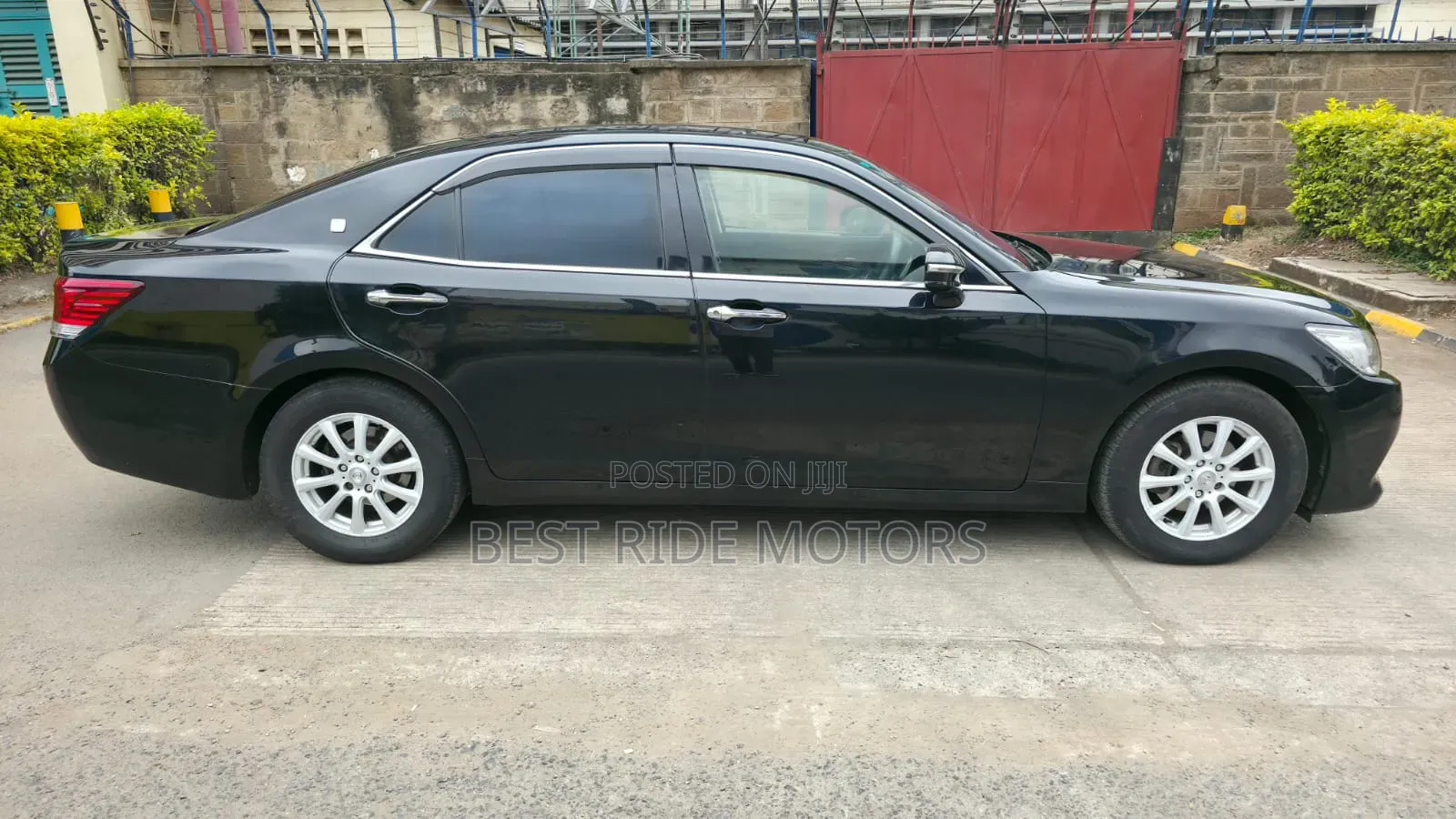 Toyota Crown 2013 Black