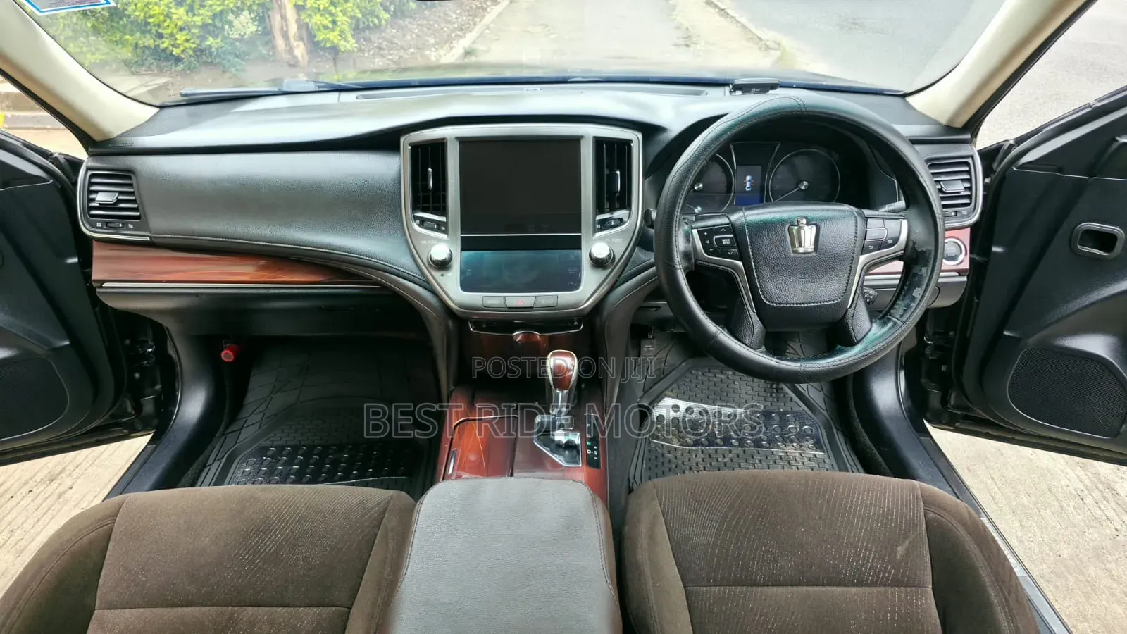 Toyota Crown 2013 Black