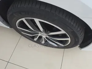 Volkswagen Golf 2019 White