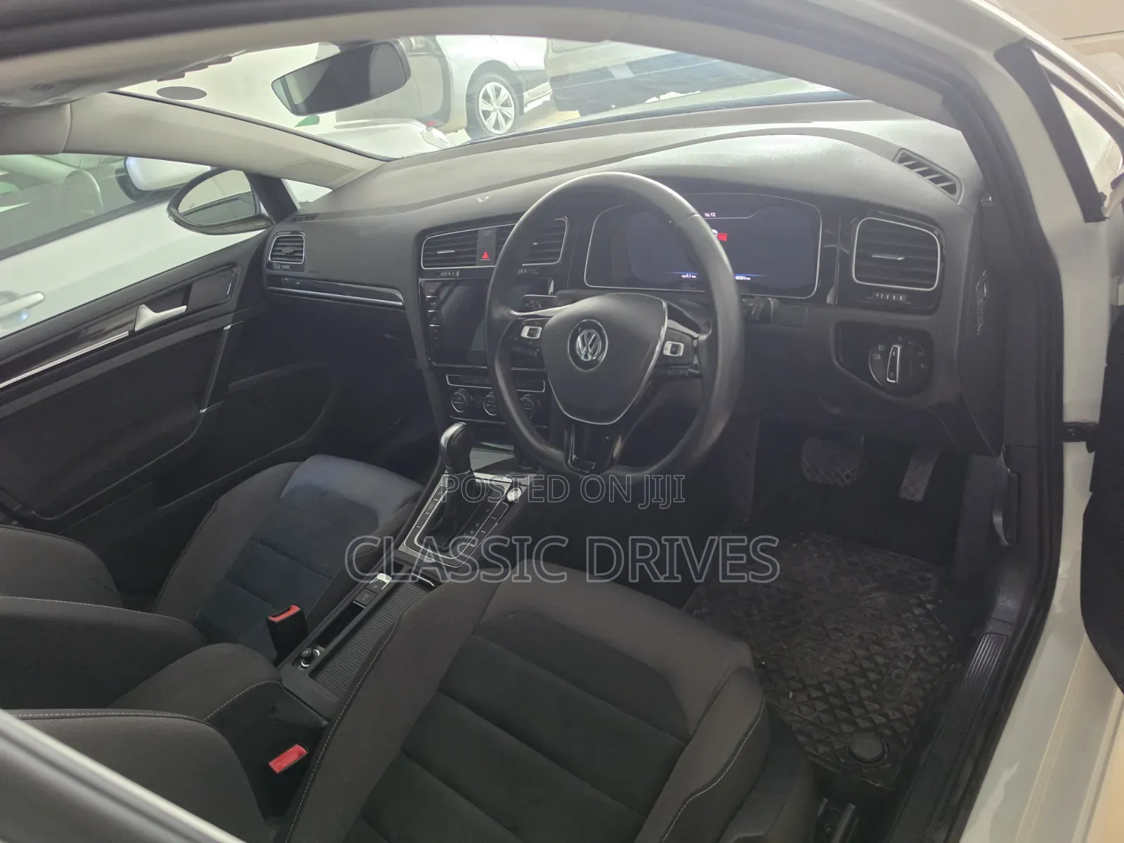 Volkswagen Golf 2019 White