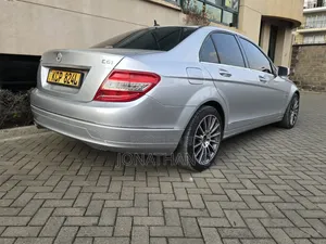 Mercedes-Benz C200 2010 Silver