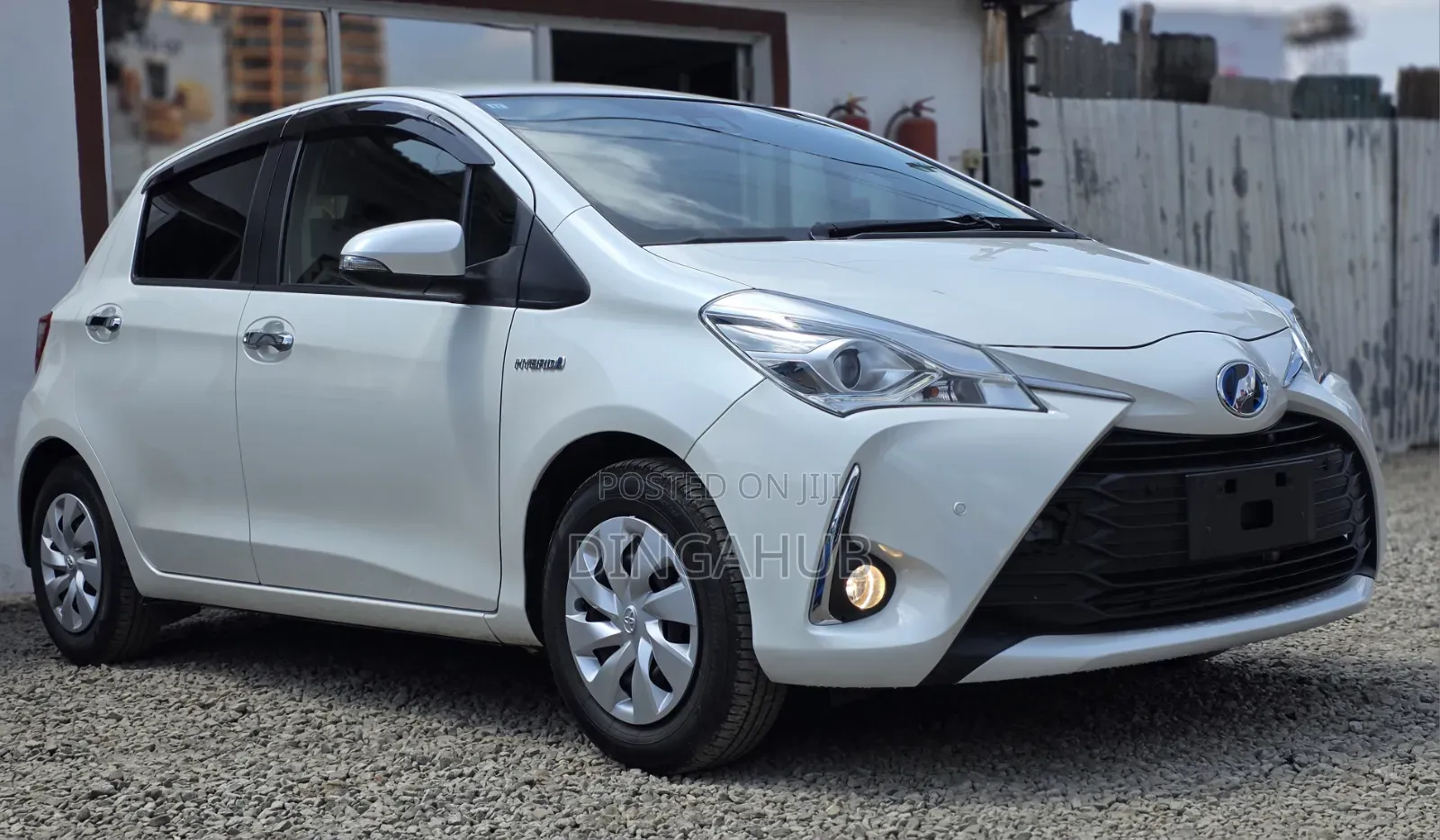 Toyota Vitz 1.5 FWD Hybrid 5dr 2019 White