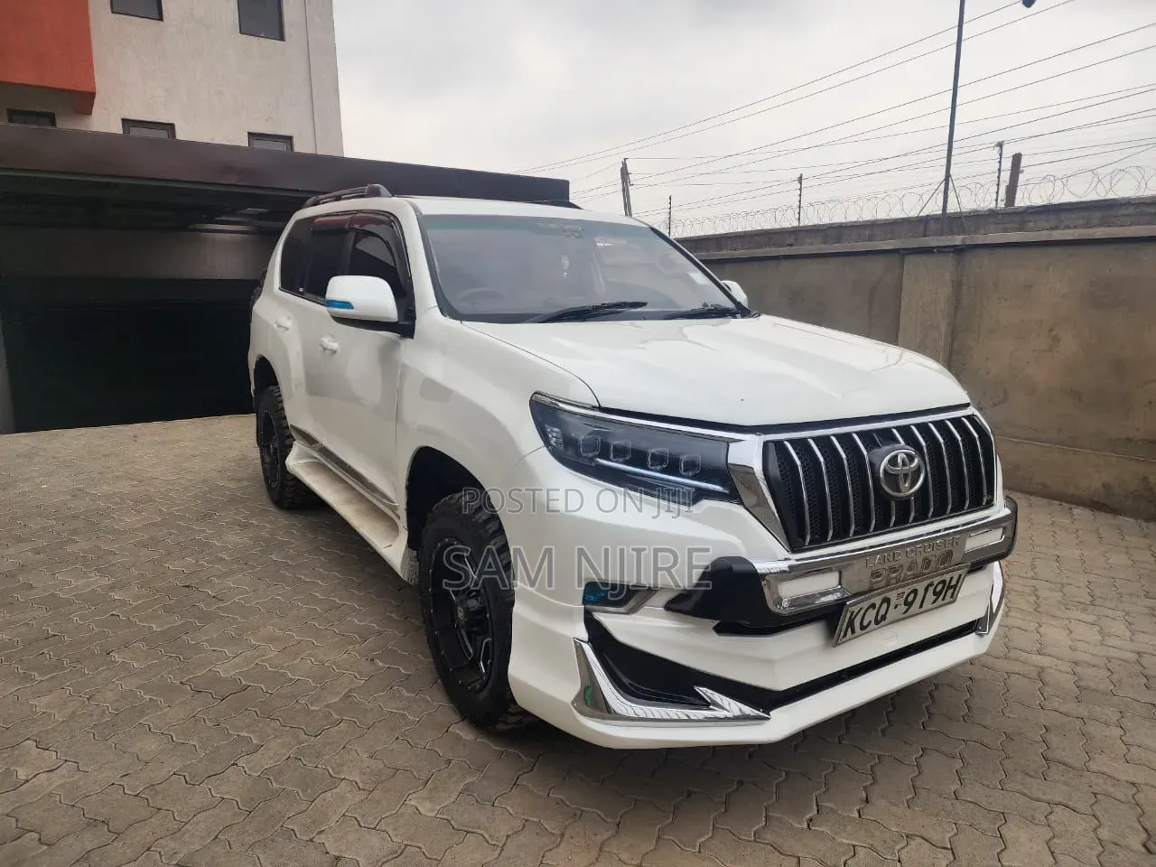 Toyota Land Cruiser Prado 2011 White