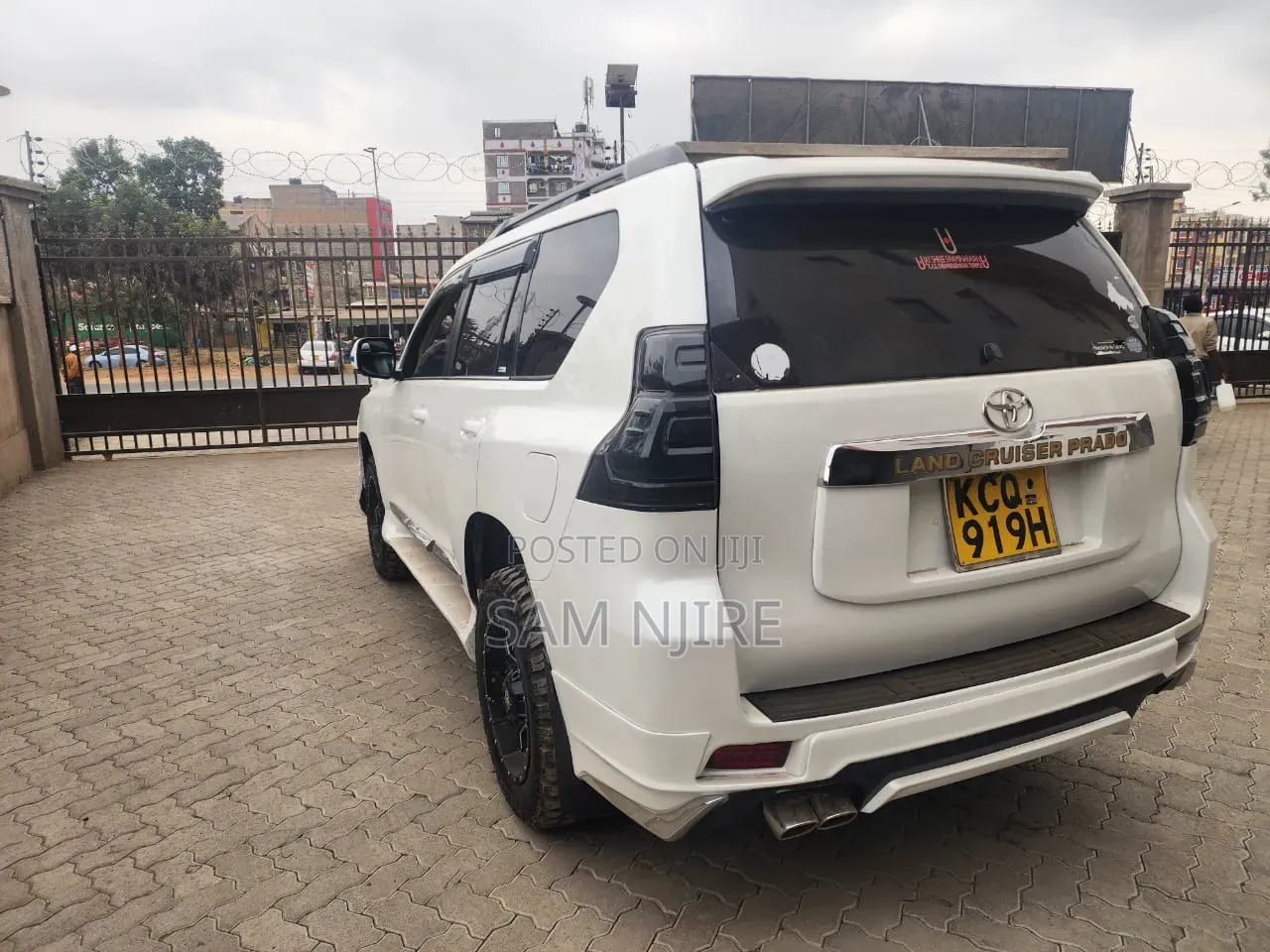 Toyota Land Cruiser Prado 2011 White