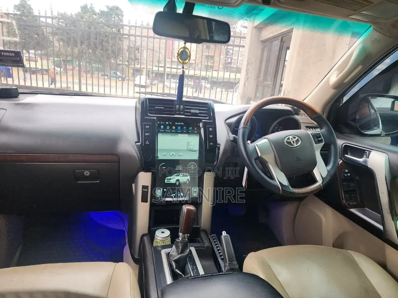 Toyota Land Cruiser Prado 2011 White