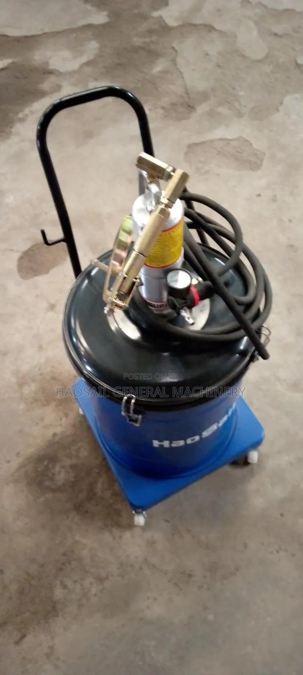Greasing Machine - thumbnail 3