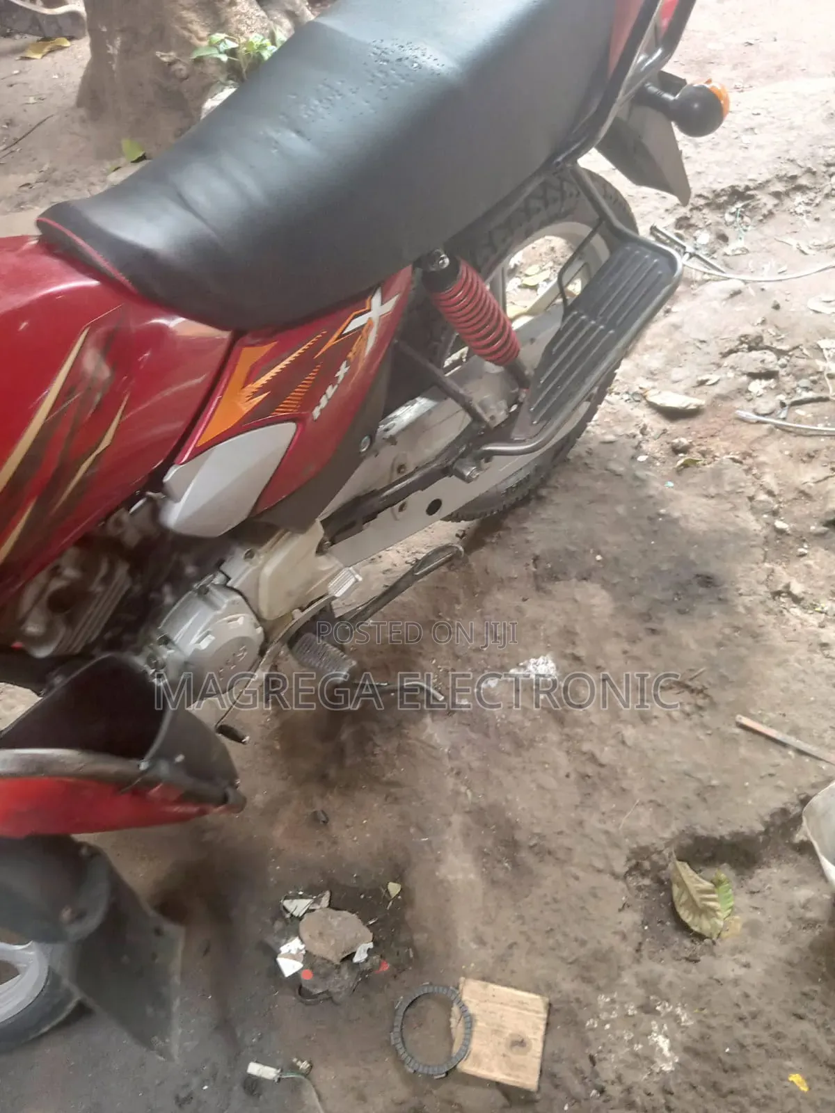 TVS HLX Plus ES 2023 Red