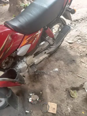 TVS HLX Plus ES 2023 Red