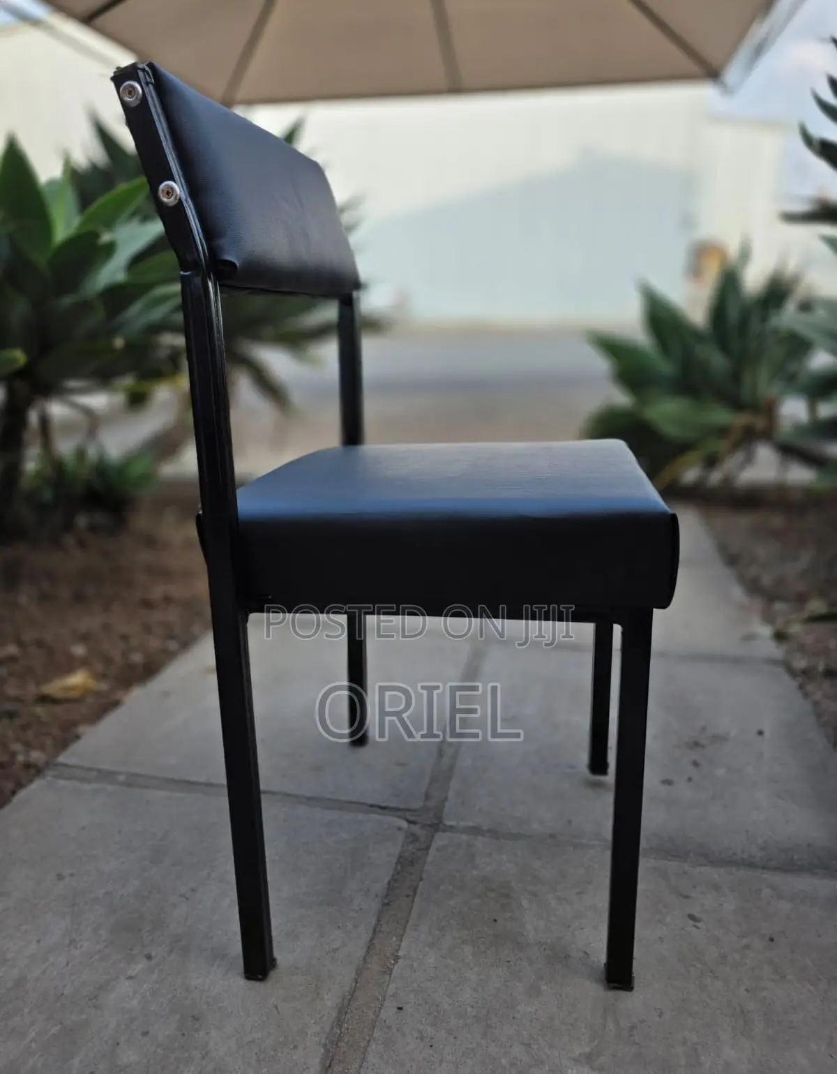 Office Chair : Cushioned Office Visitor Chair