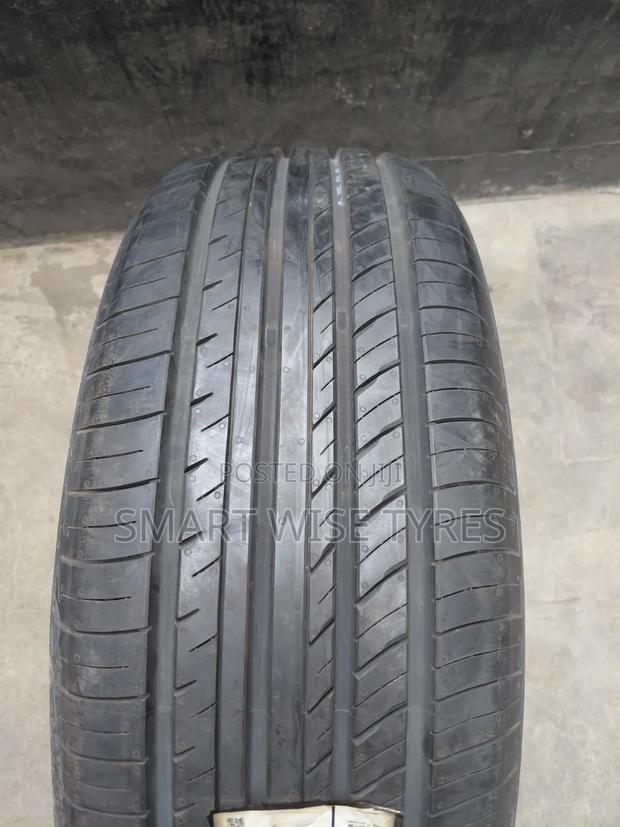 225/55r18 Yokohama - thumbnail 2