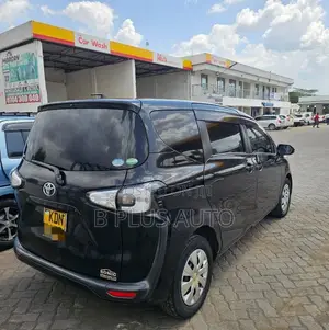 Toyota Sienta 2017 Black