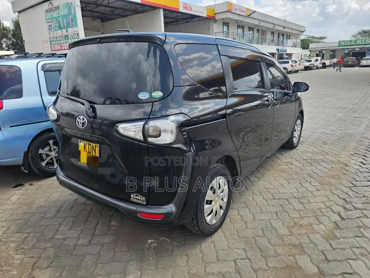 Toyota Sienta 2017 Black