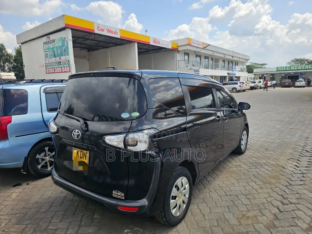 Toyota Sienta 2017 Black