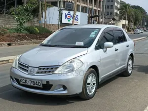 Nissan Tiida 2009 Silver