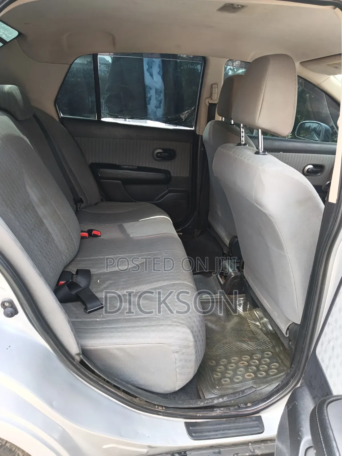 Nissan Tiida 2009 Silver